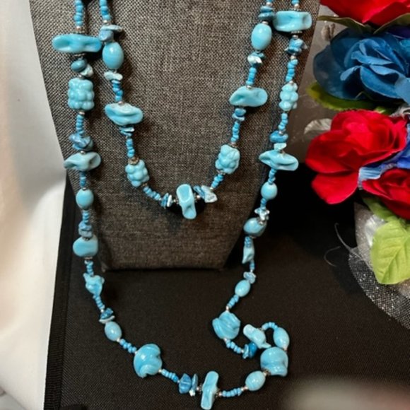 Turquois Beaded Necklace - Picture 4 of 5